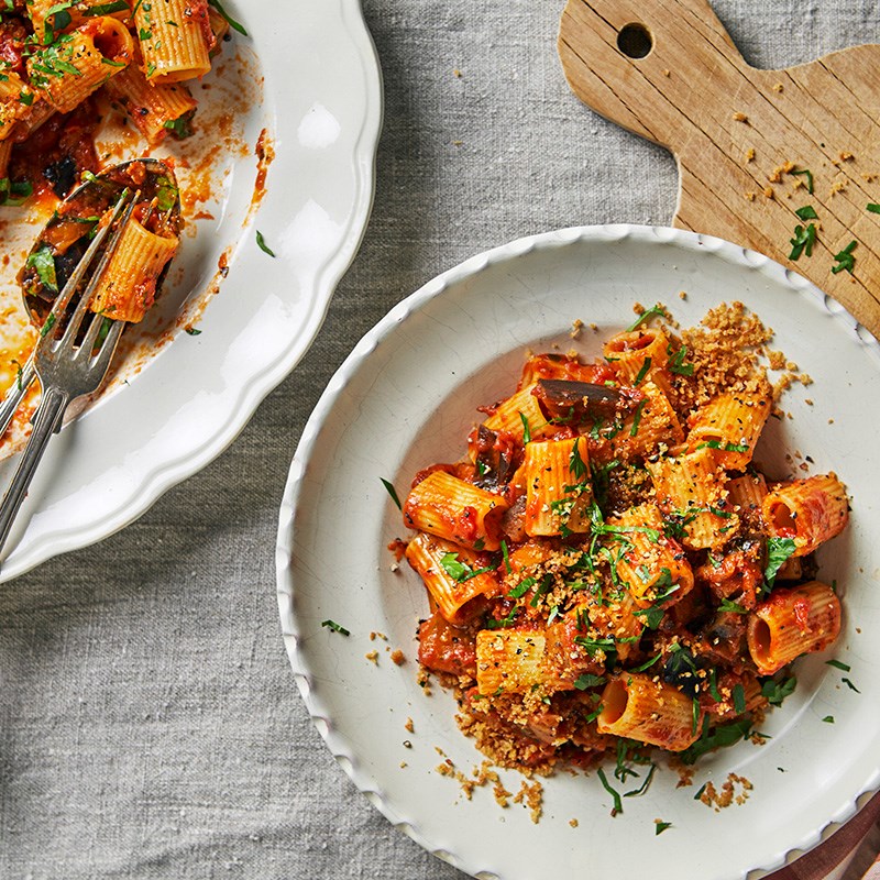 Pasta alla norma med pangrattato